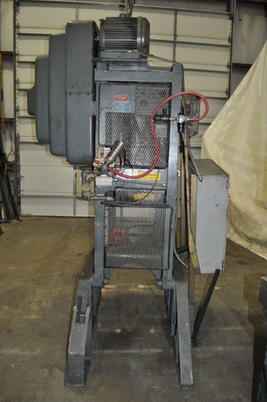 45 Ton, Bliss #C45, flywheel OBI punch press, 3" stroke, 12.25" Shut Height, 3" adj., 29.5" x18" bed, 90 SPM - Image 6