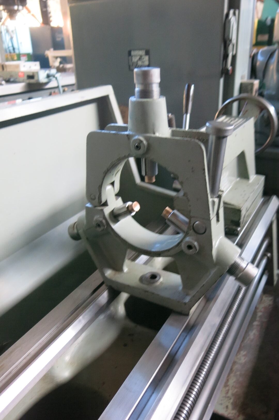 15" x 50" Clausing Colchester lathe, taper, in/mm threading - Image 5