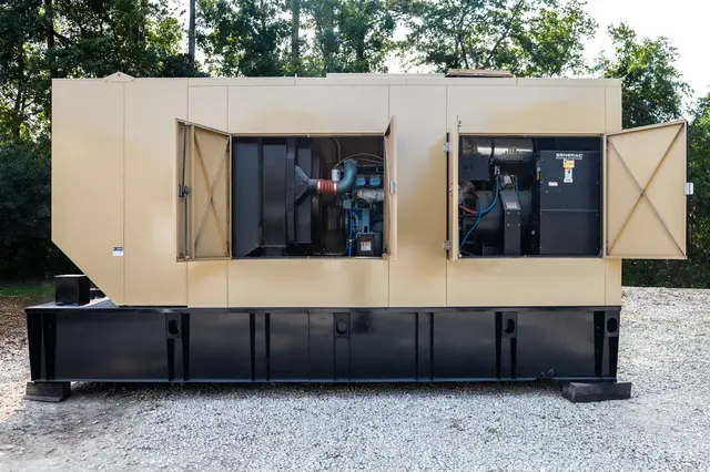 600 KW Generac #6967170800, diesel generator, 430 hours, #089254 - Image 3