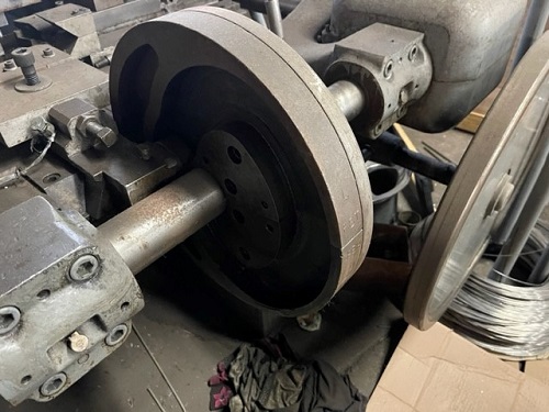 U.S. Baird #3-24, wire forming 4 slide, 24" wire feed, form lifter, stripper, variable speed motor - Image 6