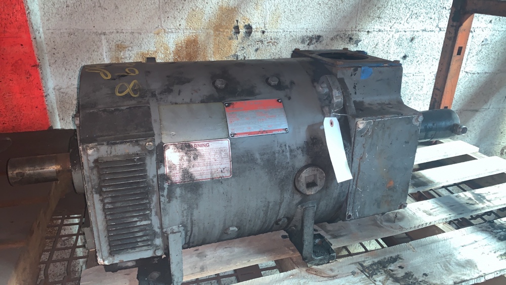 40 HP 1750/2100 RPM General Electric, Frame 327AT, DPBV, 500 VA, 300 VF - Image 1