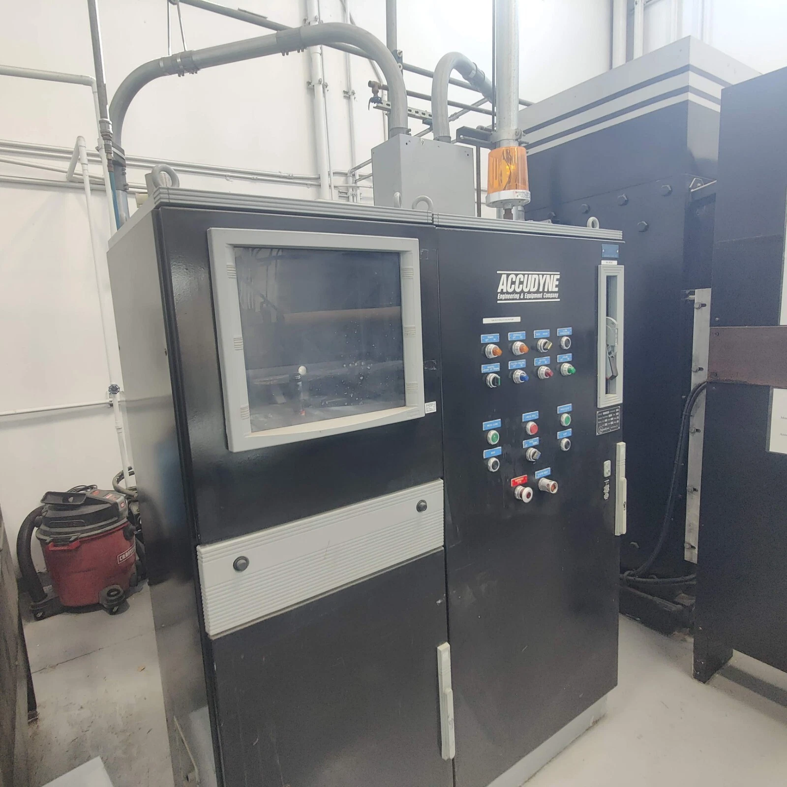 200 Ton, Accudyne, 36" x 72" hydraulic vacuum press, 750° heated plattens - Image 10