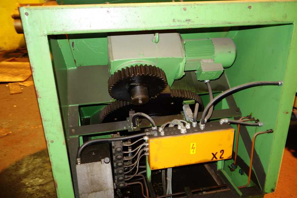4000 lb. Georg, uncoiler, 10" width mandrel, 16"-20" ID, hydraulic expansion - Image 4