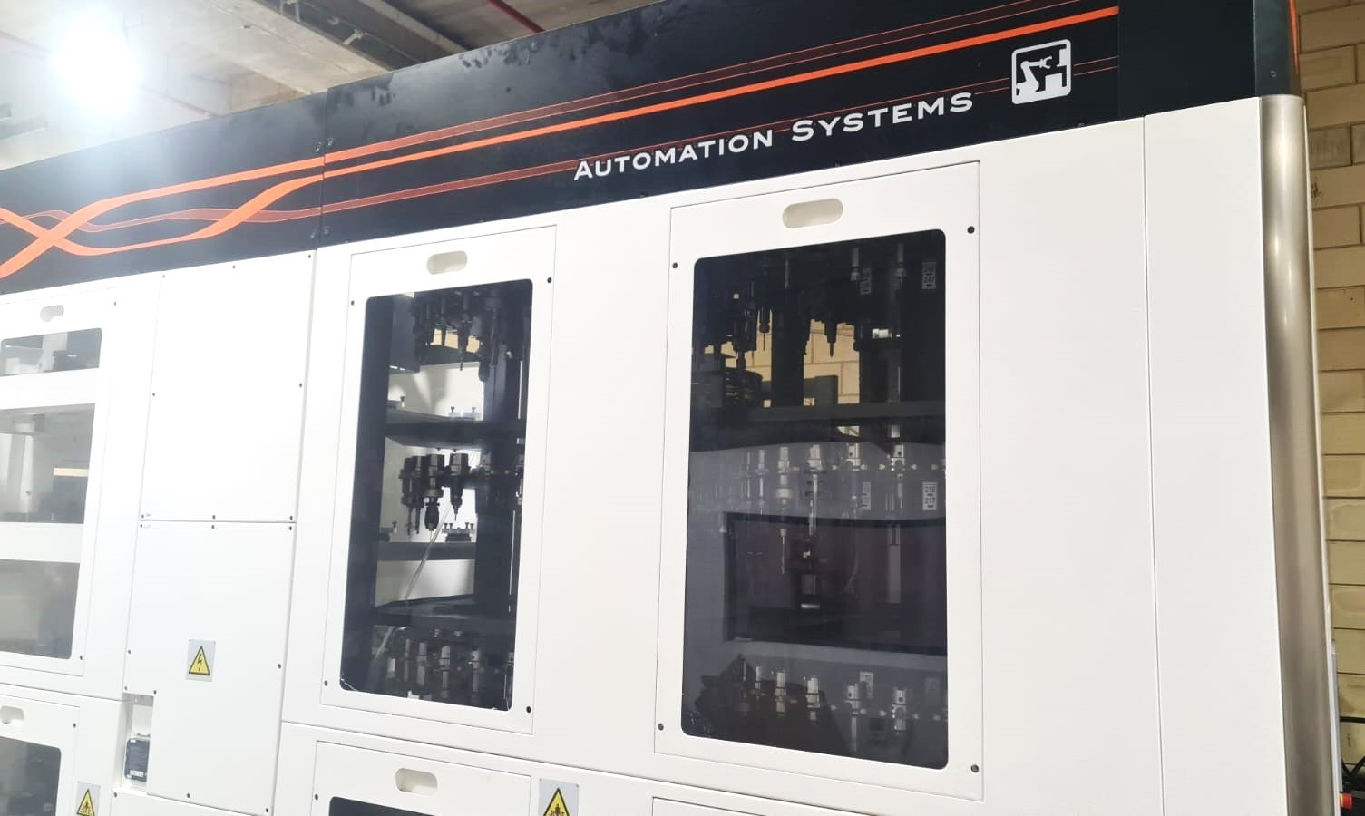 Mazak #Variaxis-I-300AWC, 5-Axis CNC vertical machining center, complete coolant system, work light, 2019 - Image 9