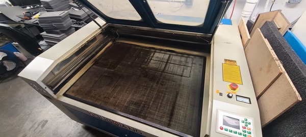 Hong Qiang #H1290, laser engraver, Co2 sealed off laser glass tube, water cooled, 2017 - Image 3