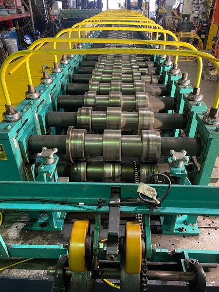 22 Stand, Dahlstrom #450-22-OB, 2.25" shafts, 28" roll space, 25-100 FPM, 2009 - Image 6