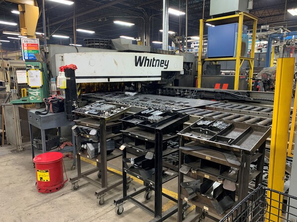 Whitney #3400XP, combination CNC punch/plasma cutting system, 40 ton, Siemens 840Di, 2013 - Image 1