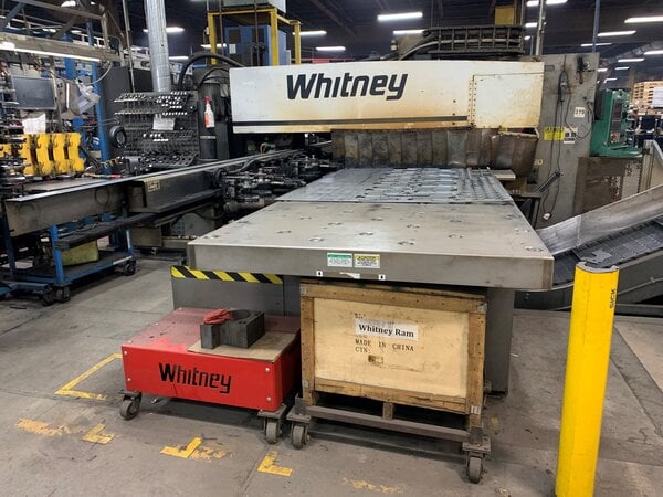 Whitney #3400XP, combination CNC punch/plasma cutting system, 40 ton, Siemens 840Di, 2013 - Image 2