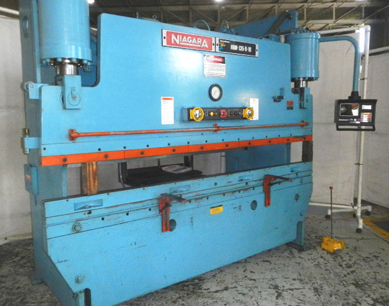 135 Ton, Niagara #HBM-135-8-10, CNC press brake, 10' overall, 102" between housing, 8" stroke, 15" open - Image 2