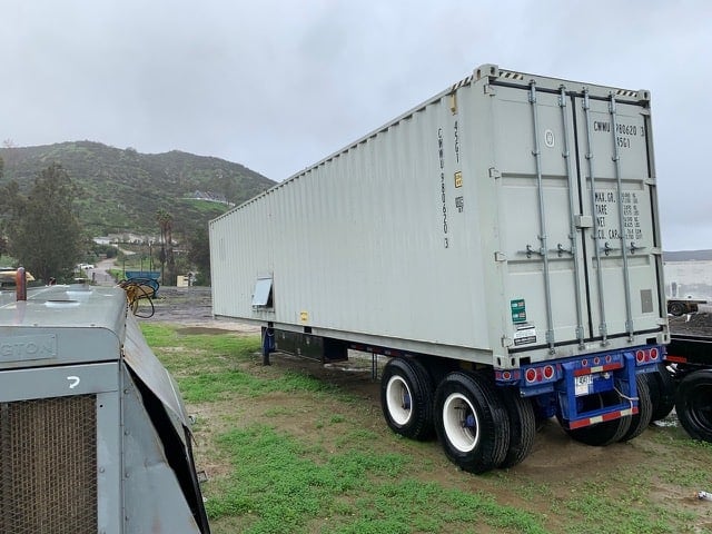 900 KW Marathon #572RSL8027, twin pack prime power generator set, 480 Volts, 40' ISO sound attenuated - Image 2