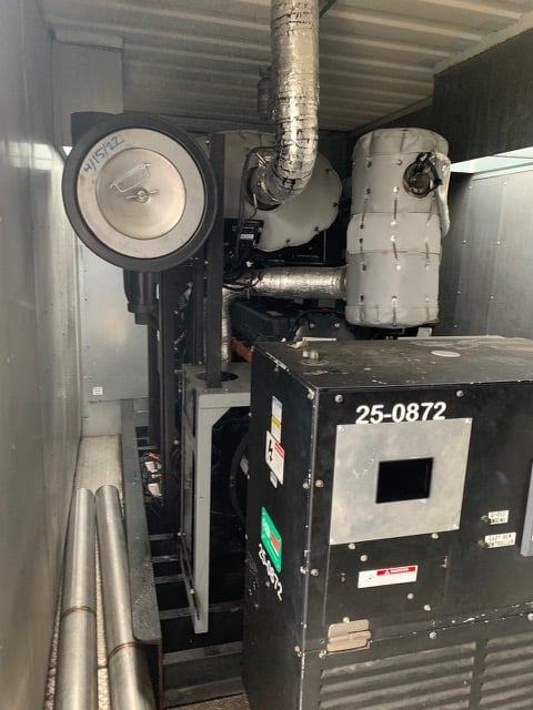 900 KW Marathon #572RSL8027, twin pack prime power generator set, 480 Volts, 40' ISO sound attenuated - Image 3