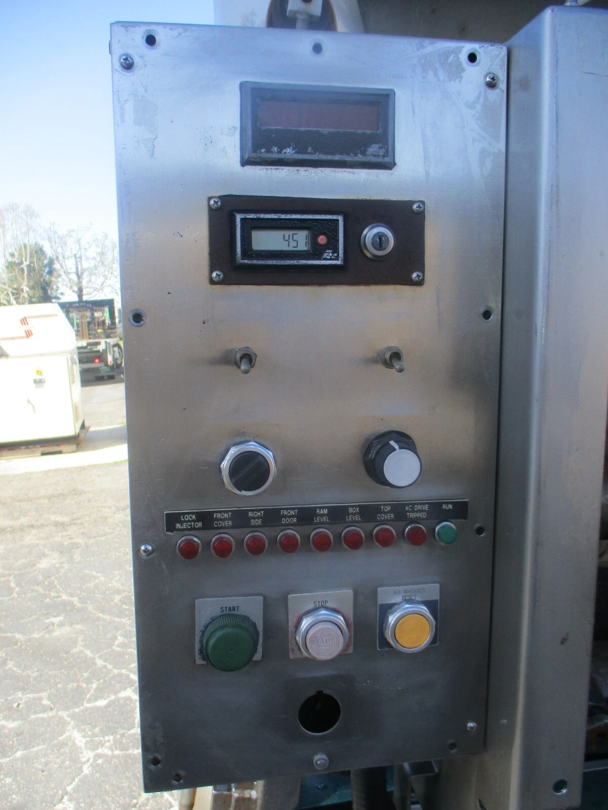 ETMW Enterprizes heavy duty Dominos pizza machine, sold as is - Image 8