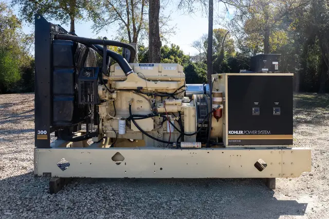 300 KW Kohler, diesel generator set, enclosure mounted on trailer, 277/480 Volts, 1999, #089607 - Image 2