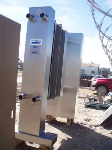 470 sq.ft., APV, CR5-HYD, 316 Stainless Steel plate heat exchanger, 84 plates, 225 psi - Image 8