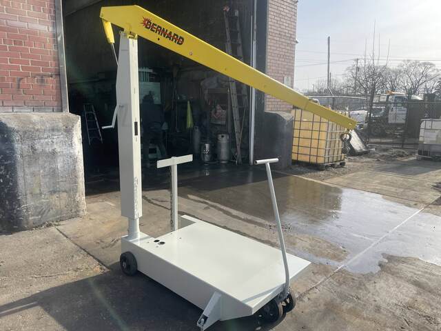 Welding Cart, Bernard #2710, with boom, adjustable anchor feet - Image 3