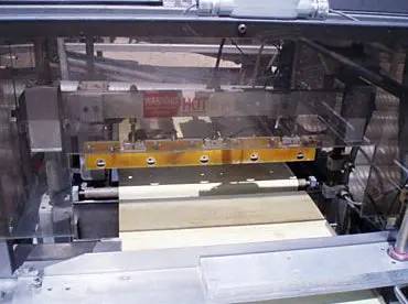 Voneiff-Gibson #3000, Automatic Wrapper, Maximum aperture/clearance above belt: 15 in. width x 3 in. H. - Image 10