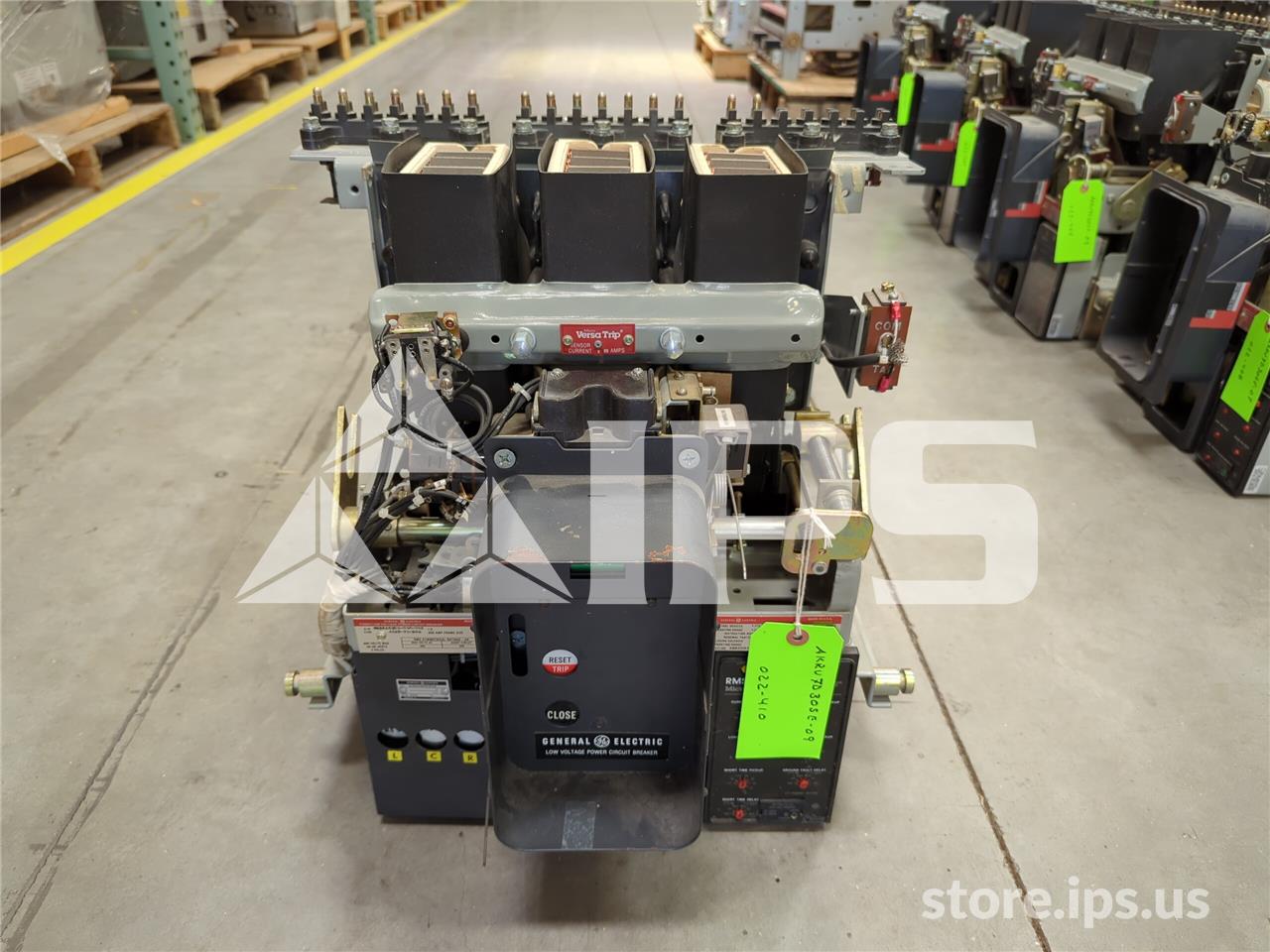 800 Amps GE Akru-7d-30s Eo/do (akru-_d-30s) 120 Volts AC Control, 240 Volts AC Close Coil, Ba, Bfi, 1600 Amps - Image 1