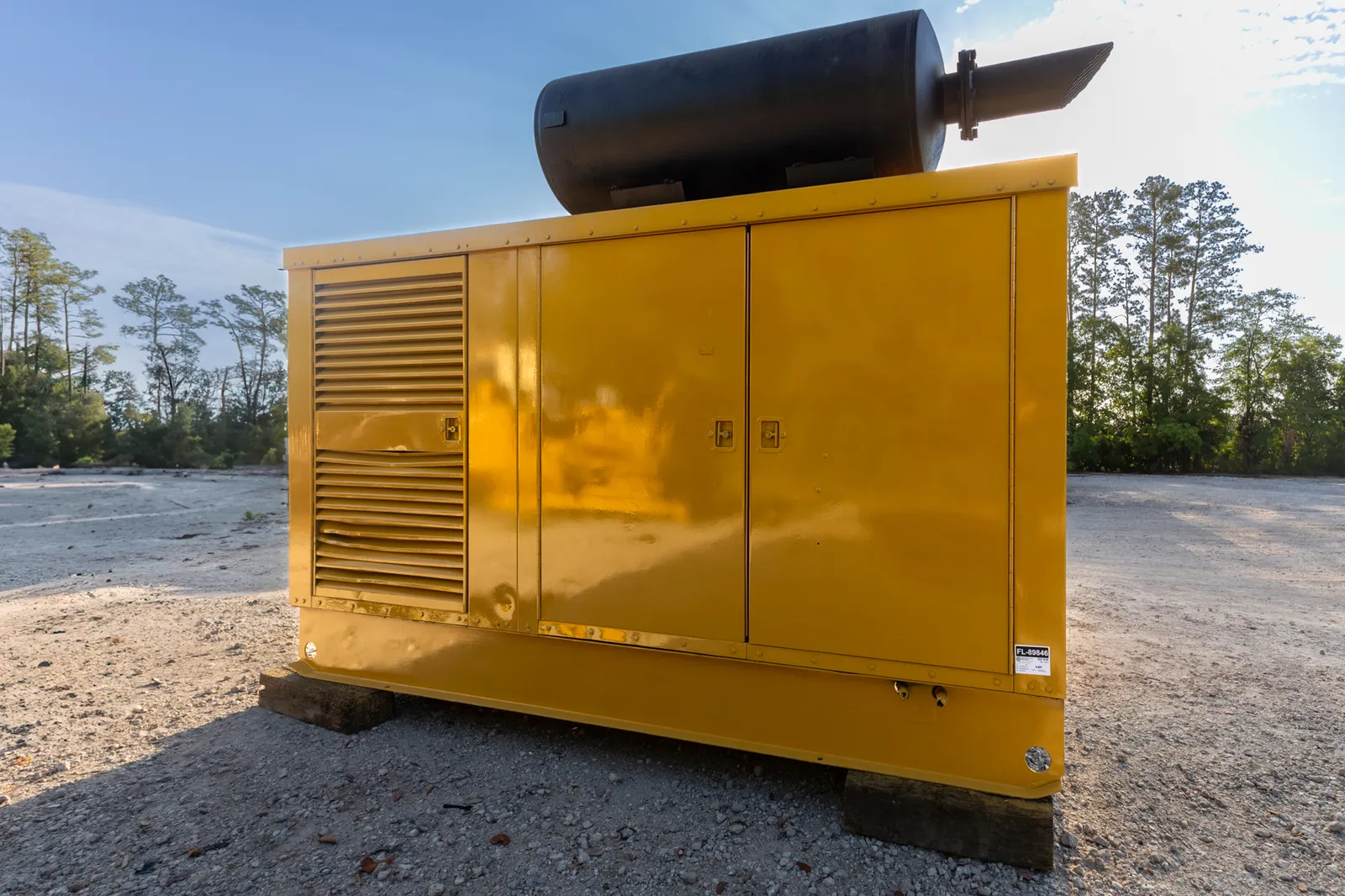 300 KW Caterpillar, diesel generator set, enclosed, #089846 - Image 2