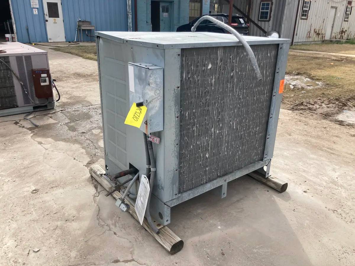 Krack KOZ061M2K, Hussmann Condensing Unit, A1 Defrost Kit, 0.5 HP - 1075 RPM, 2003 - Image 4