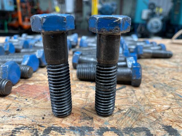 Vilter 13152G, 5/8-11" NC x 2-1/2" Capacity Hex. Head Bolts, 63 pieces - Image 4