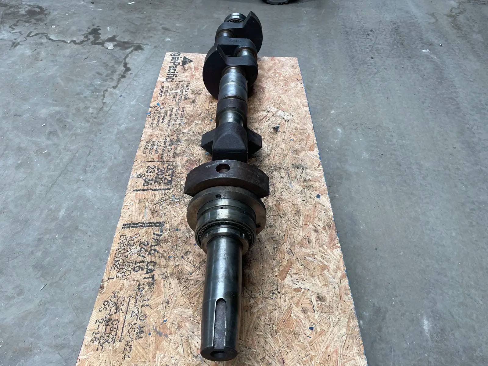 Vilter N321160B & N32161-A, Crankshaft with Bearings, for 12 & 16 cylinder model - Image 8