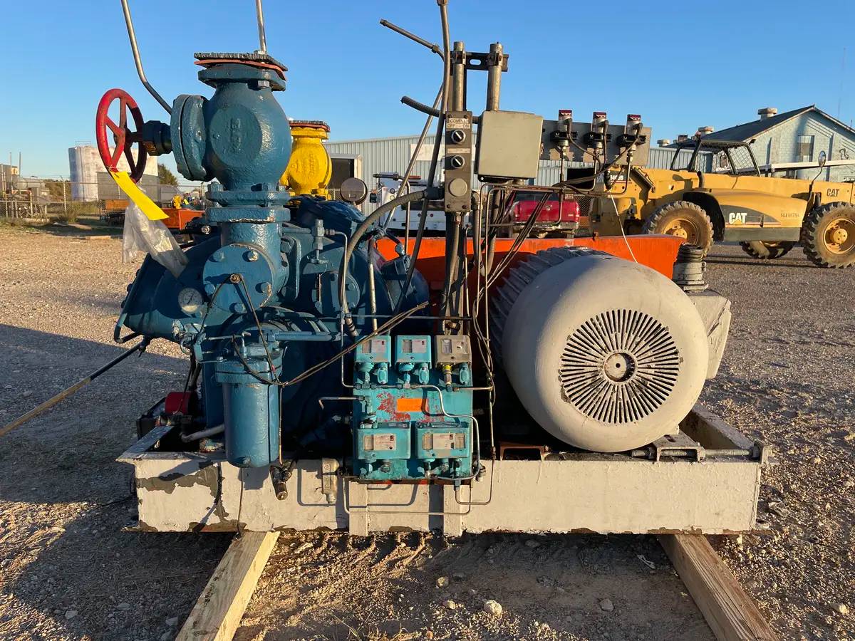 150 HP Vilter 448, 8-Cylinder Reciprocating Compressor Package, Belt Driven, 460 V, 1200 RPM, 309 CFM - Image 3