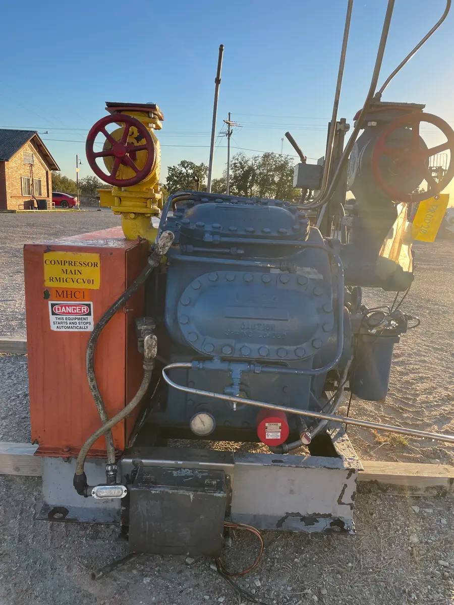 150 HP Vilter 448, 8-Cylinder Reciprocating Compressor Package, Belt Driven, 460 V, 1200 RPM, 309 CFM - Image 8