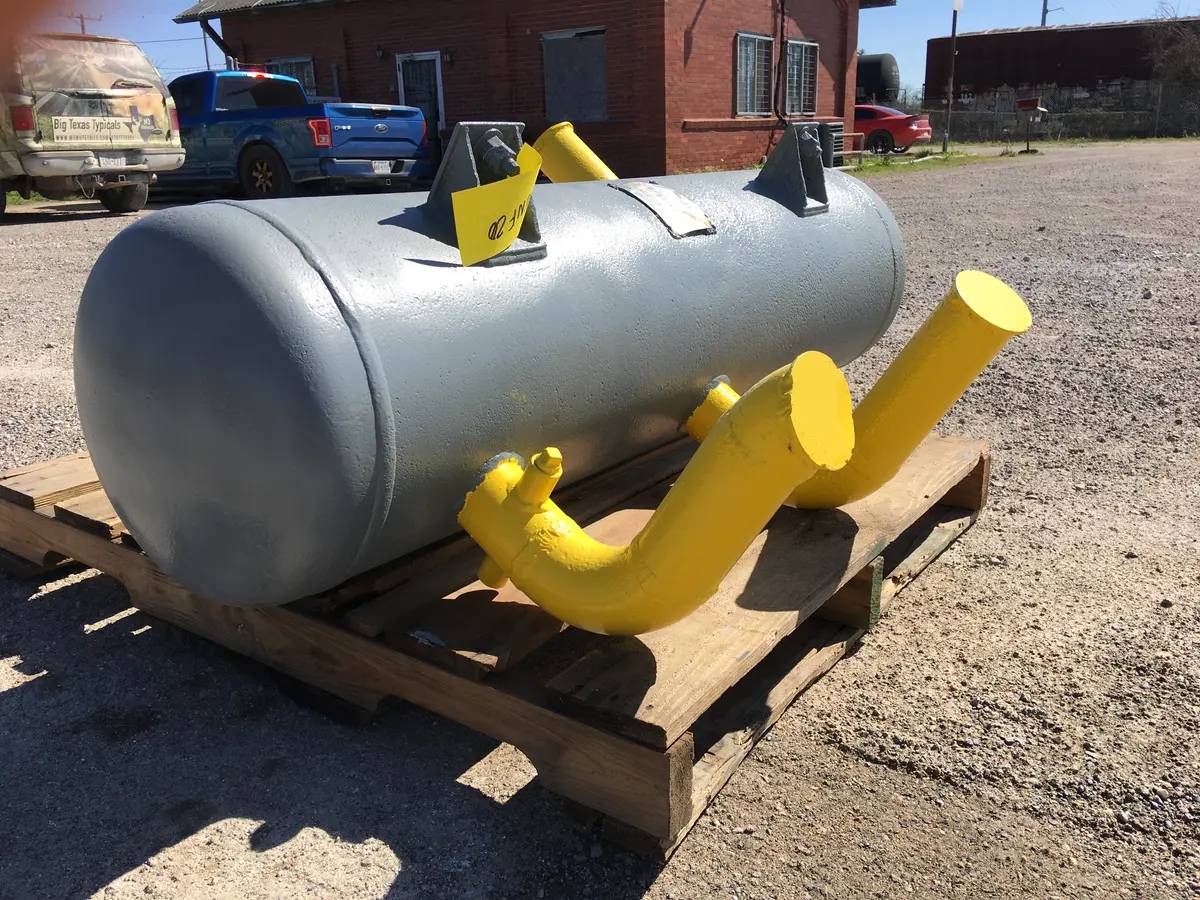 34 gallon E. L. Nickell, Ammonia Intercooler, 13" diameter x 60" L Tank, 1972 - Image 10