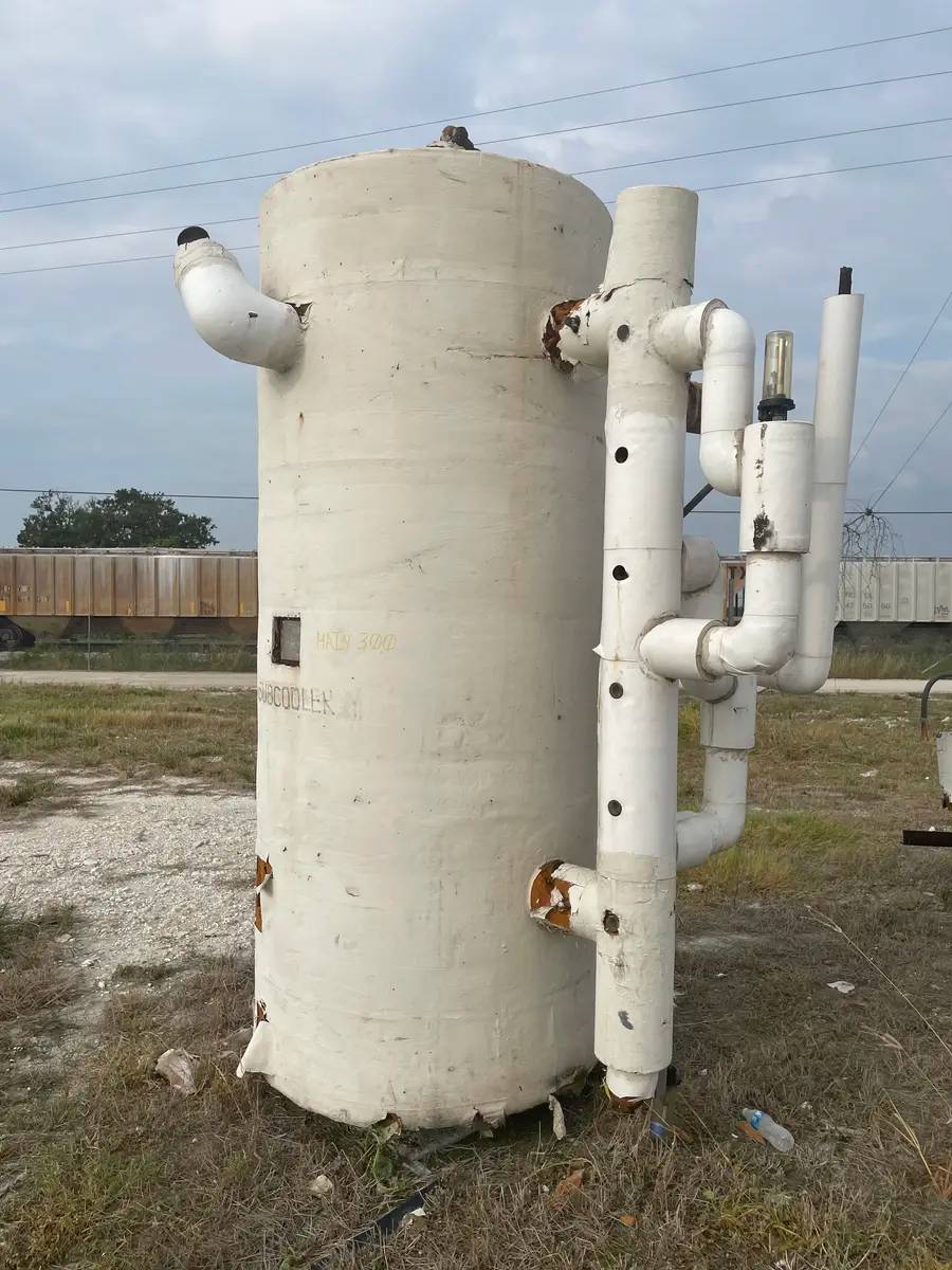 528 gallon RVS, Vertical Ammonia Subcooler, 36" diameter x 96" L Tank, 1989 - Image 7