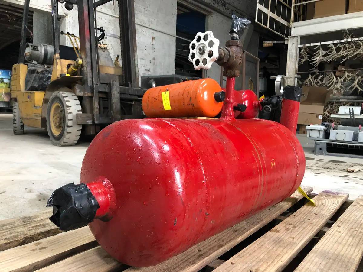 15 Gallons, R & Y, Horizontal Oil Separator, 10" diameter x 32" L Tank, 250 PSI @ 650F - Image 6