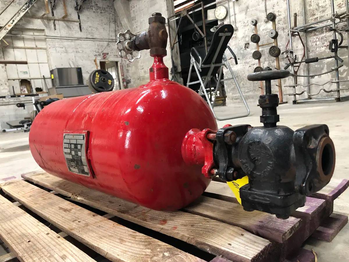 15 Gallons, Vilter A934700, Horizontal Oil Separator, 10" diameter x 32" L Tank, 250 PSIG @ 400F - Image 4