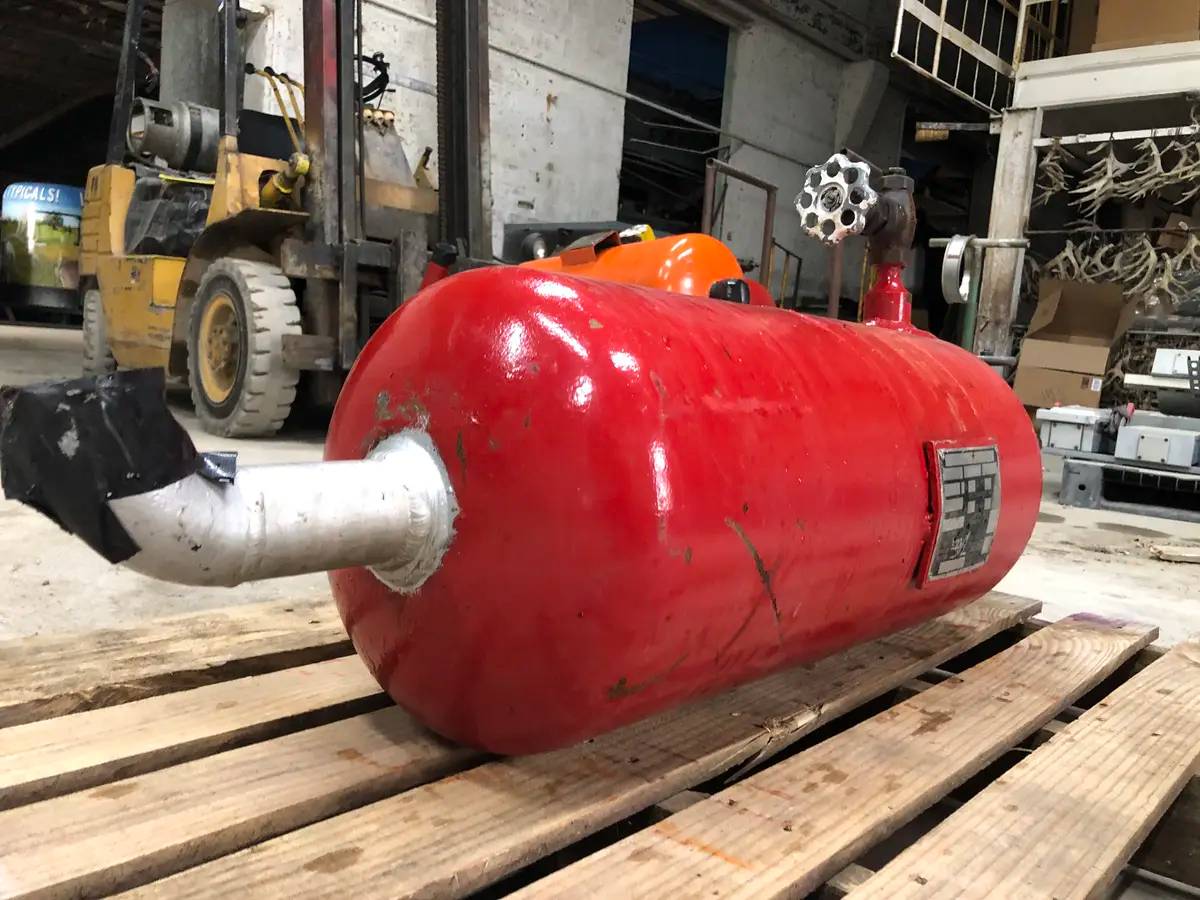 15 Gallons, Vilter A934700, Horizontal Oil Separator, 10" diameter x 32" L Tank, 250 PSIG @ 400F - Image 10