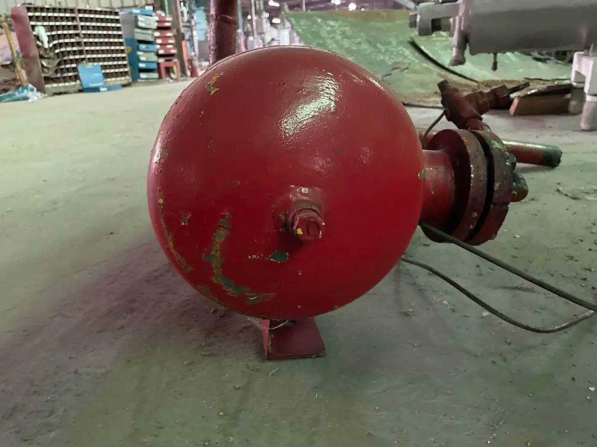 10 Gallons, Vilter, Horizontal Oil Separator, 22" diameter x 11" L Tank - Image 4