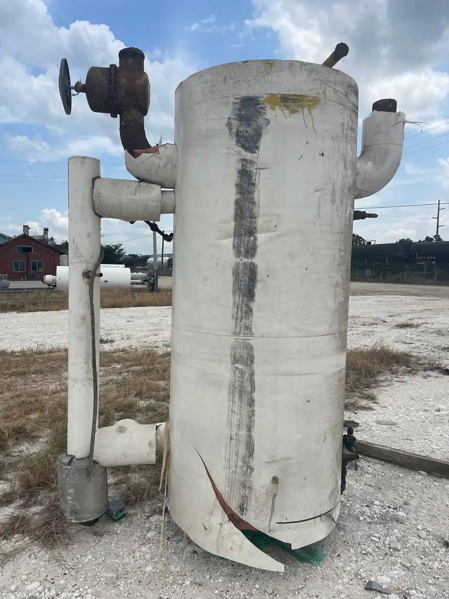 408 gallon E.L. Nickell C-3290, Vertical Ammonia Suction Trap, 40" diameter x 75" L Tank, 150 PSI @ 650 F - Image 3
