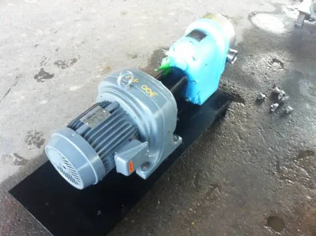 110 GPM, Waukesha Cherry-Burrell #100, Positive Displacement Pump, 3 HP, 1750 RPM, 230/ 460 V, 600 RPM speed - Image 4