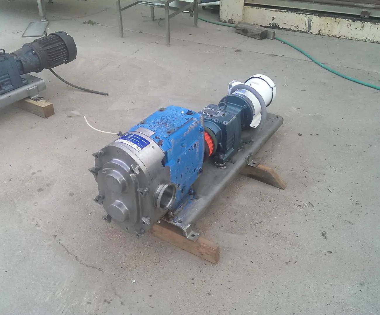 310 GPM @ 200 psi, Waukesha Cherry-Burrell #220, Positive Displacement Pump, 0.52 Gallon, 5 HP, 1750 RPM - Image 9
