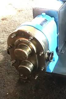 36 GPM @ 200 psi, Waukesha Cherry-Burrell #25, Positive Displacement Pump, 0.06 Gallon, (2) 1.5" Inlet/Outlet - Image 3