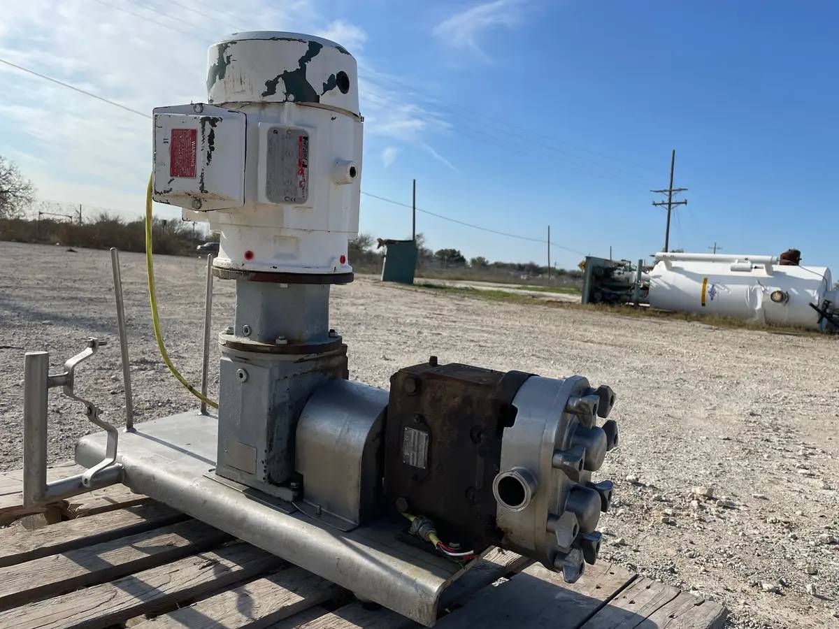 36 GPM @ 200 psi, Waukesha Cherry-Burrell #30, Positive Displacement Pump, 0.021 Gallon, 3 HP, 1755 RPM - Image 4