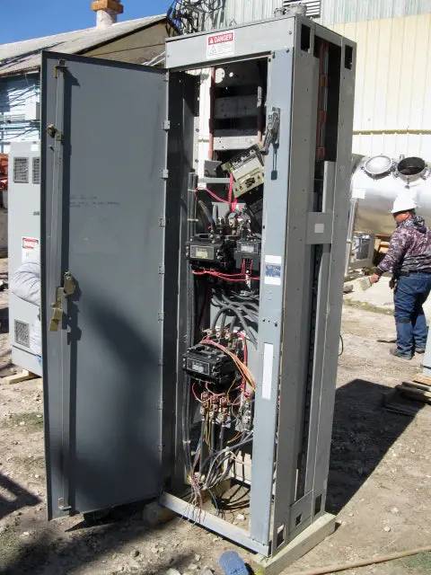 Square D, 4, WYE Delta Motor Starter, 200 HP, 460/575 Volts, 600 max. V, Nema size 5 AC magnetic starter - Image 4