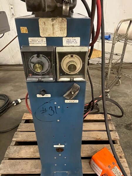 20 KVA Miller #MPS-20AFT, spot welder,pedestal,air operated, 10" tongs, 1/4"cap., 230 V. - Image 5