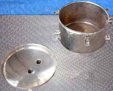 5 gallon Constant Level Tank, 13-1/2" diameter x 8" H inside tank, (2 available) hooks - Image 6