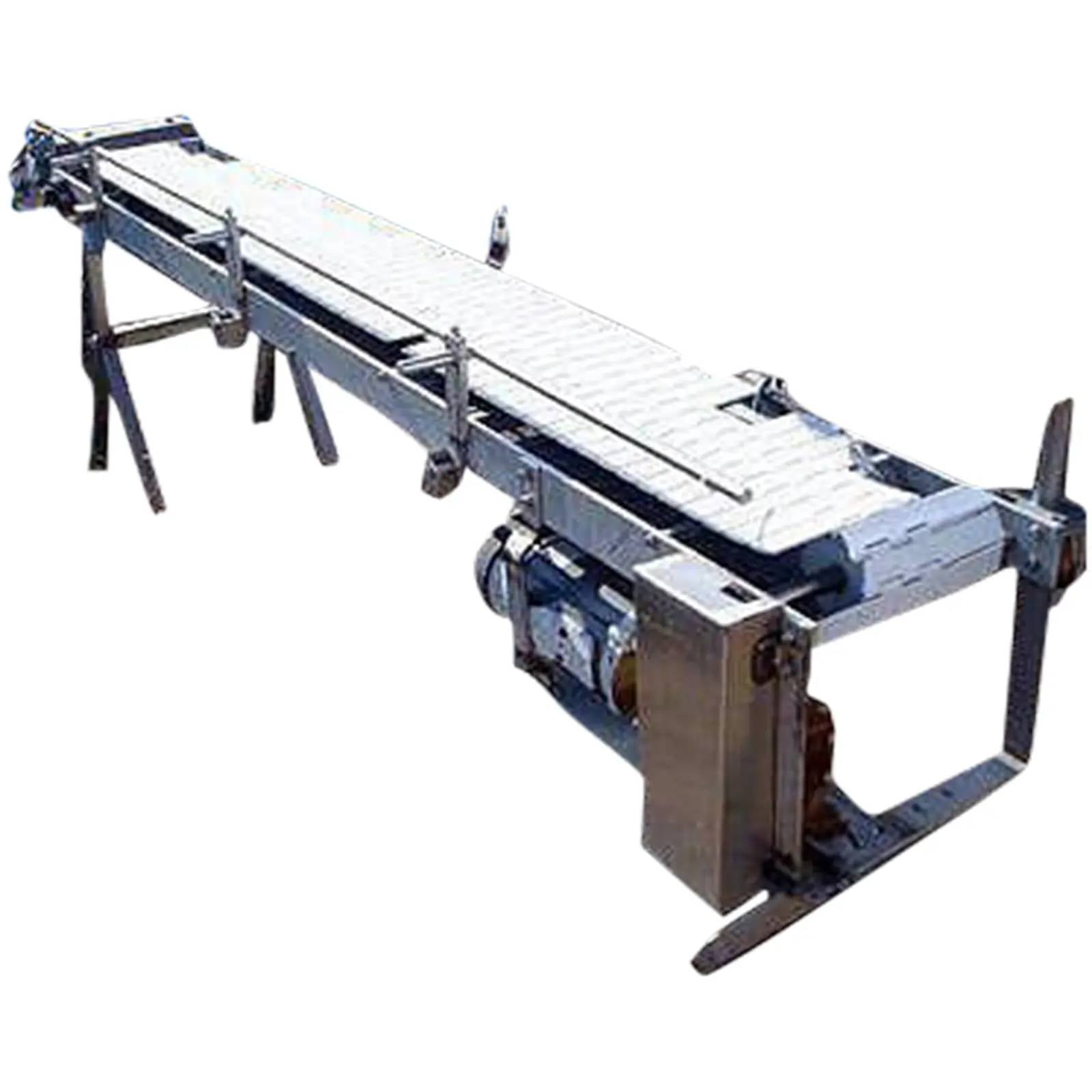 24" wide x 9.6' long, Stainless Steel Belt Conveyor, Adjustable height w/ caster feet and 12" x 18" magnet - Image 2