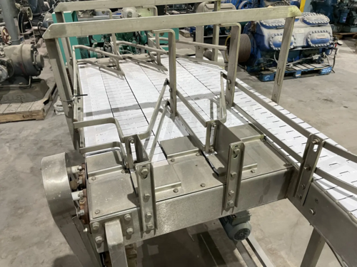 Arrowhead Conveyor, Bottle Combiner Conveyor, 1.5/0.75 HP, (5) 4-1/2" belts, (1) 7-1/2" belt, 13" H Clearance - Image 9
