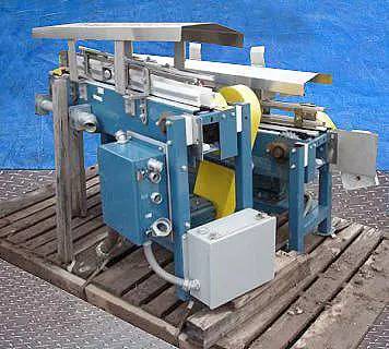 Bottle Conveyor 0.75/1 HP, 27" infeed/exit H, 10" H Clearance above belt - Image 3