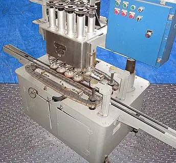 Resina #U40-484, Capper, 31.5 mm wide Capacity chute, 0.33 HP motor, (8) .20 HP and 1140 RPM Rotors - Image 5