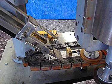 Resina #U40-484, Capper, 31.5 mm wide Capacity chute, 0.33 HP motor, (8) .20 HP and 1140 RPM Rotors - Image 8