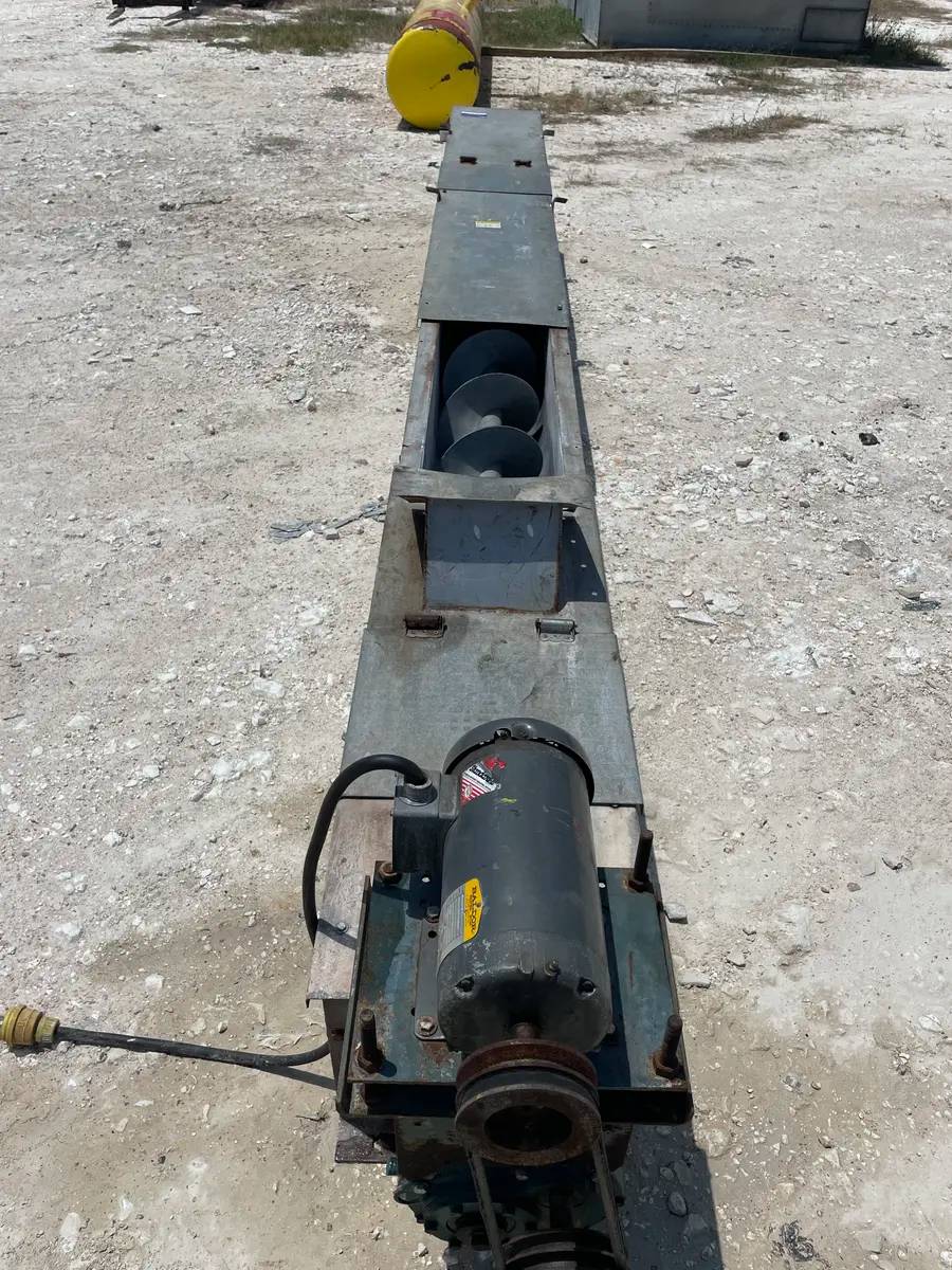 17.5' long, galvanized, 3 HP, 38" L x 17.5' width x 32" H Shipping, 200" Chute - Image 9