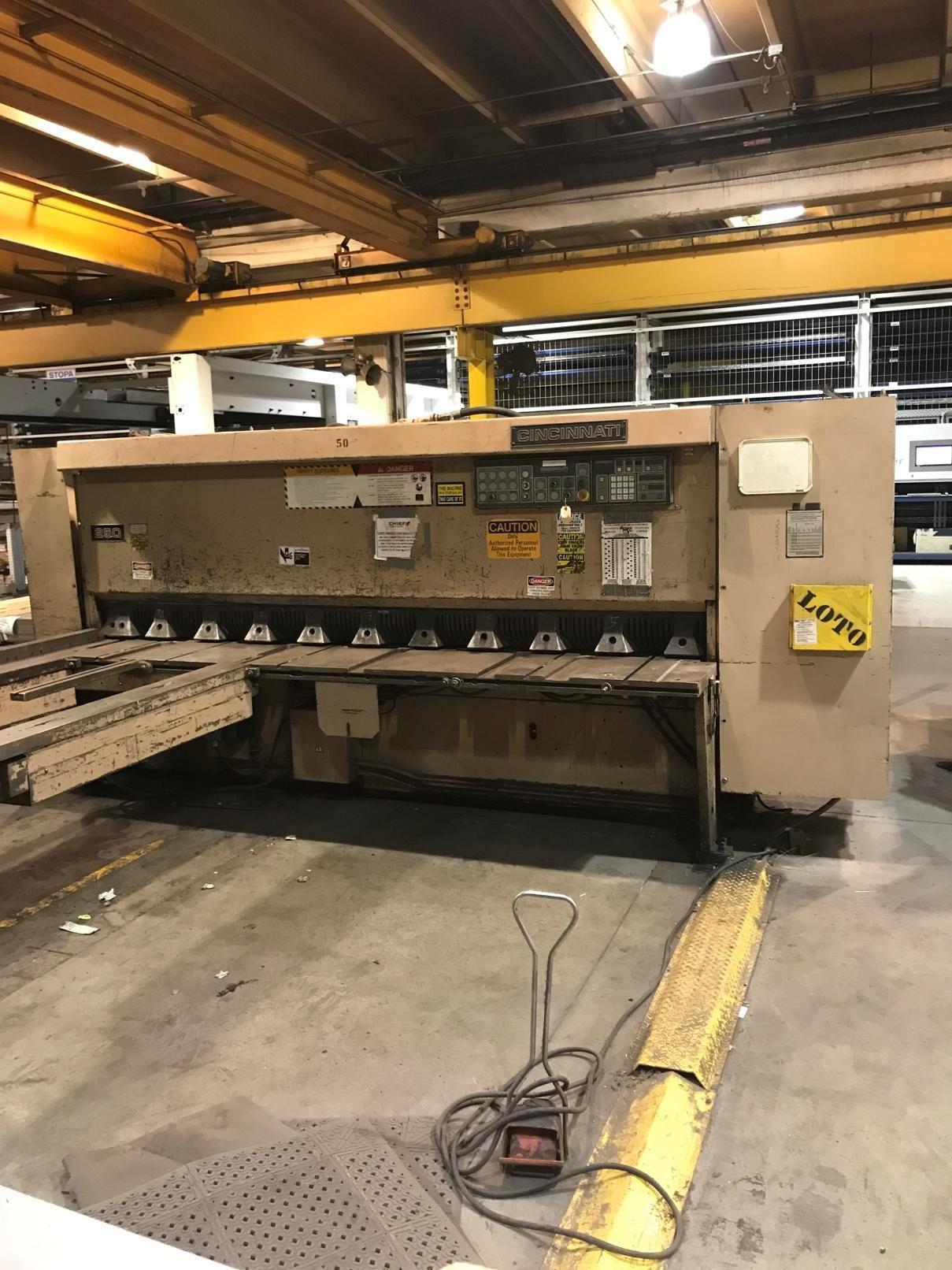 1/4" x 10' Cincinnati #250HS, Hydraulic Squaring Shear, 11 hold downs - Image 1
