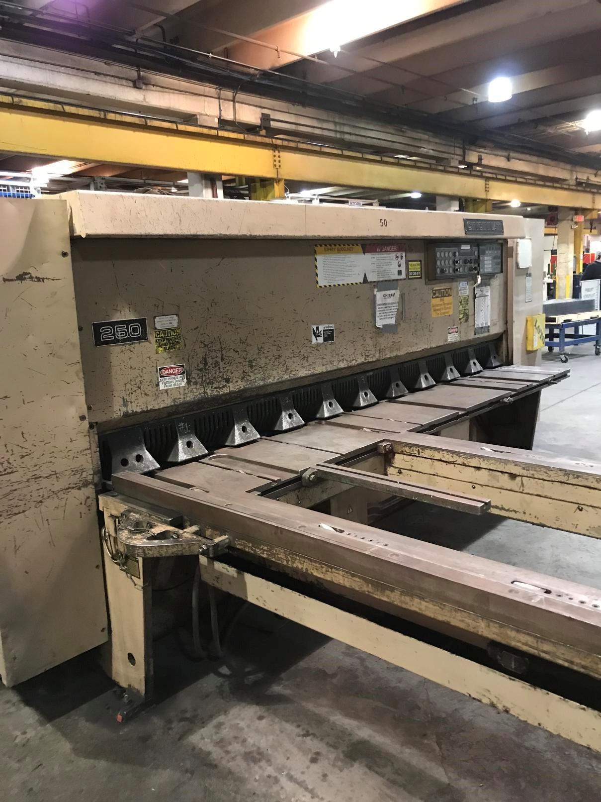1/4" x 10' Cincinnati #250HS, Hydraulic Squaring Shear, 11 hold downs - Image 2