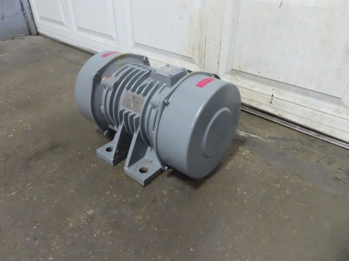 1.5 HP 1145/1155 RPM Cleveland Vibratory Co. #RE-18-6BWK, 230/460 Volts, refurbished or unused - Image 2